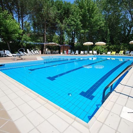 Hotel Plutone Cervia Bagian luar foto