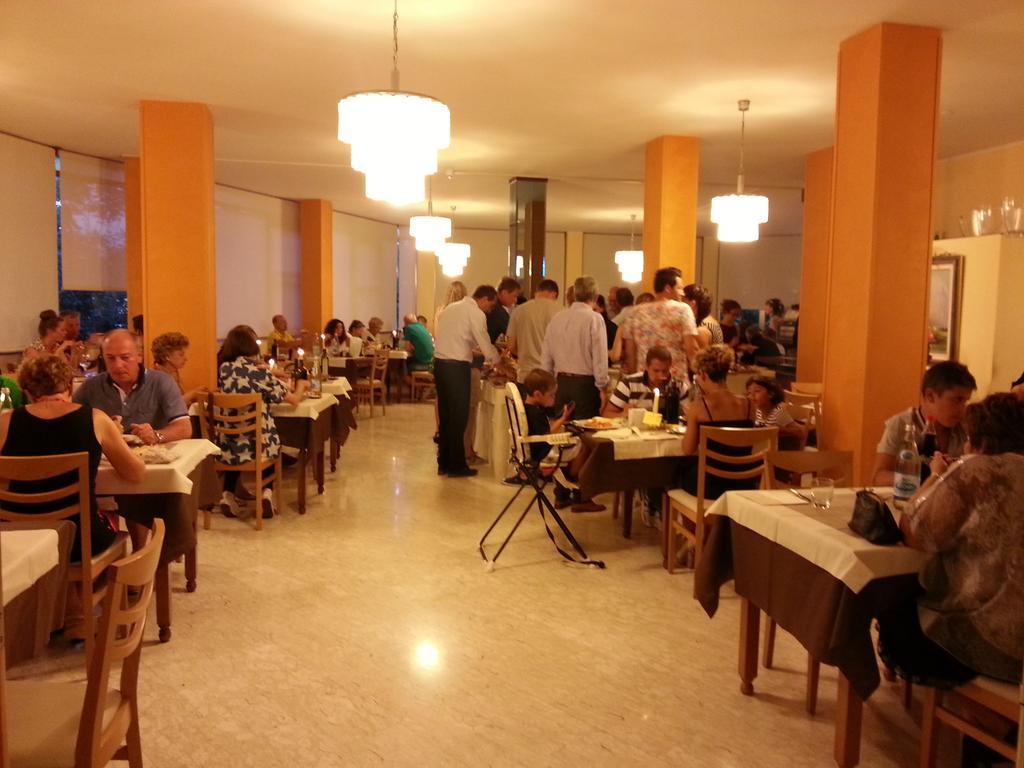 Hotel Plutone Cervia Bagian luar foto