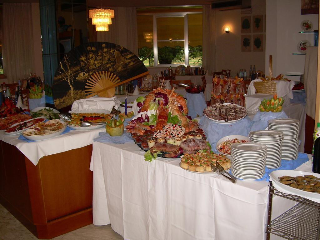 Hotel Plutone Cervia Bagian luar foto