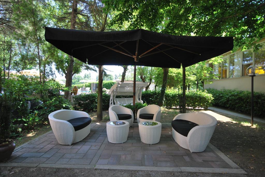 Hotel Plutone Cervia Bagian luar foto