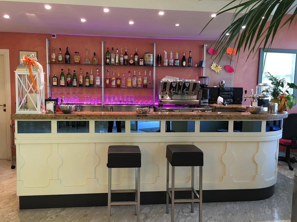 Hotel Plutone Cervia Bagian luar foto