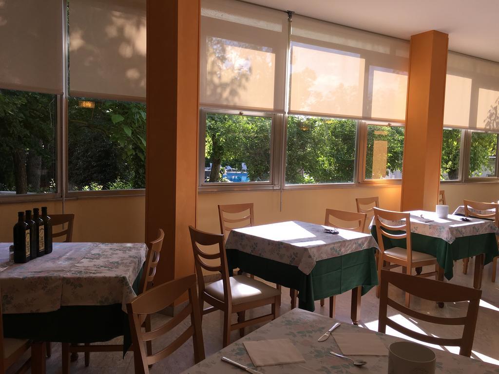 Hotel Plutone Cervia Bagian luar foto