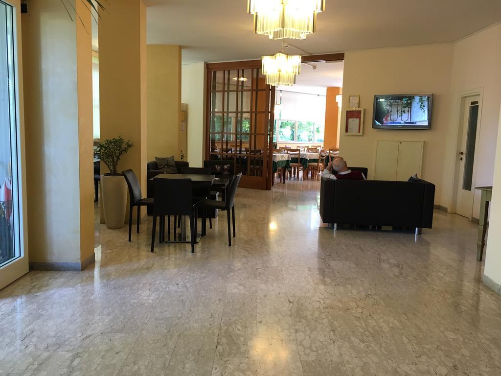 Hotel Plutone Cervia Bagian luar foto
